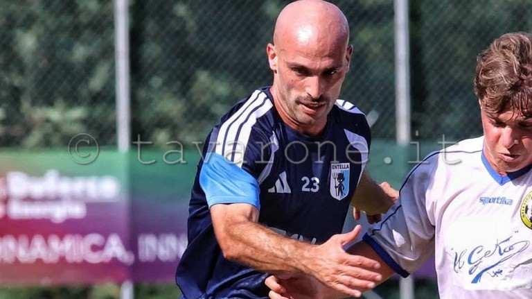 luca-parodi-tavarone-serieb-virtusentella-partita-calcio