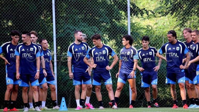 squadra-calcio-virtusentella-tavarone-serieB-centro-sportivo