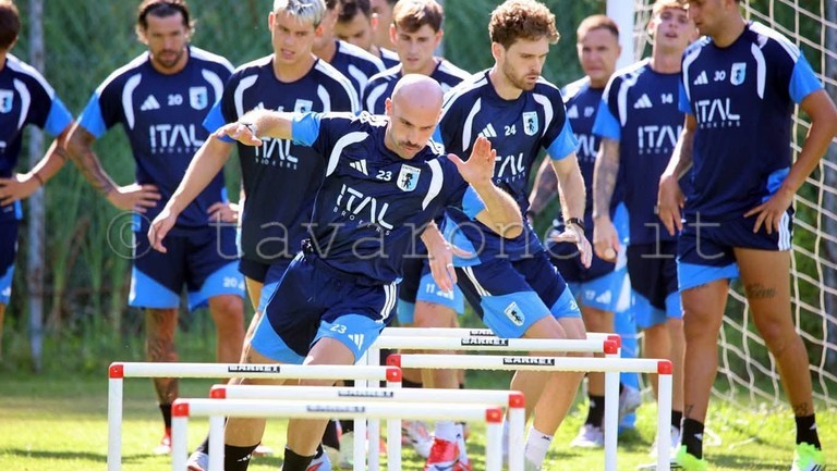 tavarone-virtusentella-calcio-serieB-ritiro2026-allenamento-centro-sportivo